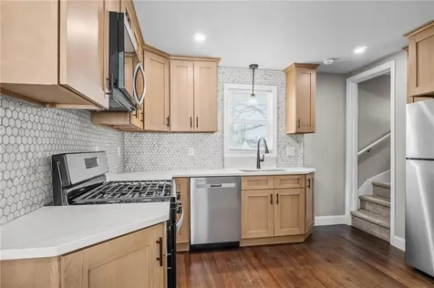 98 James Street East Providence RI 02914