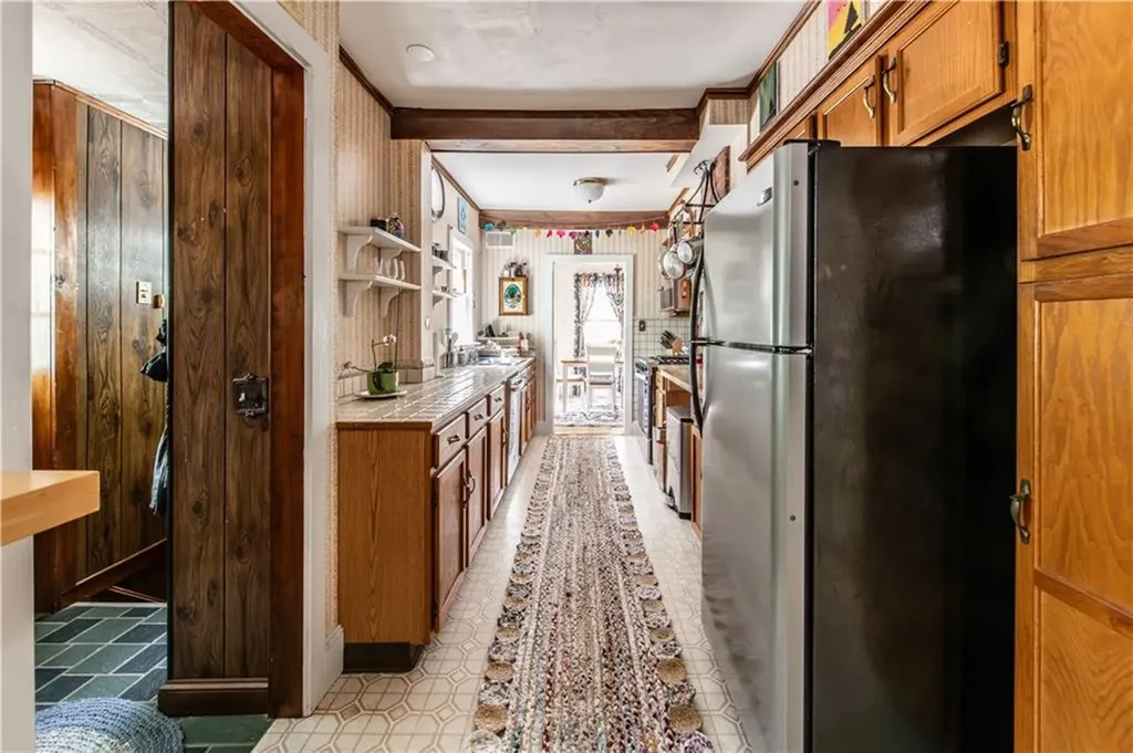 3428 West Shore Road Warwick RI 02886