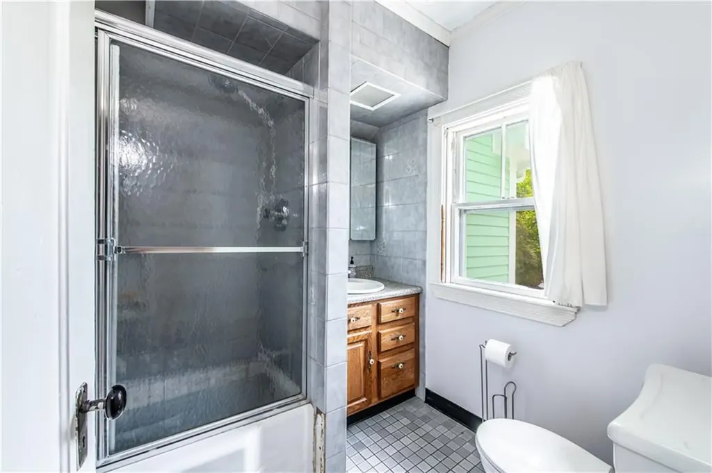 3428 West Shore Road Warwick RI 02886