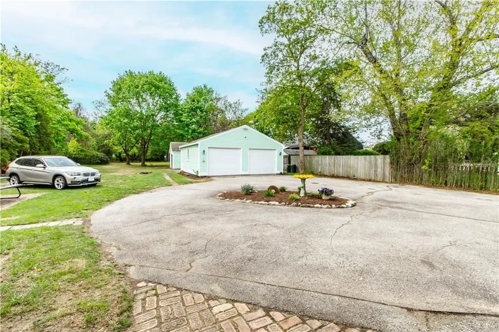 3428 West Shore Road Warwick RI 02886