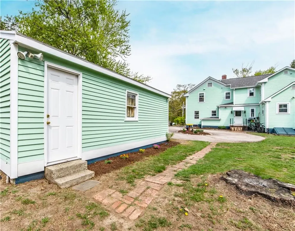 3428 West Shore Road Warwick RI 02886