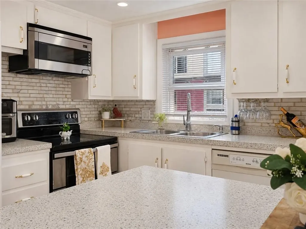 150 Woodbury Street Pawtucket RI 02861
