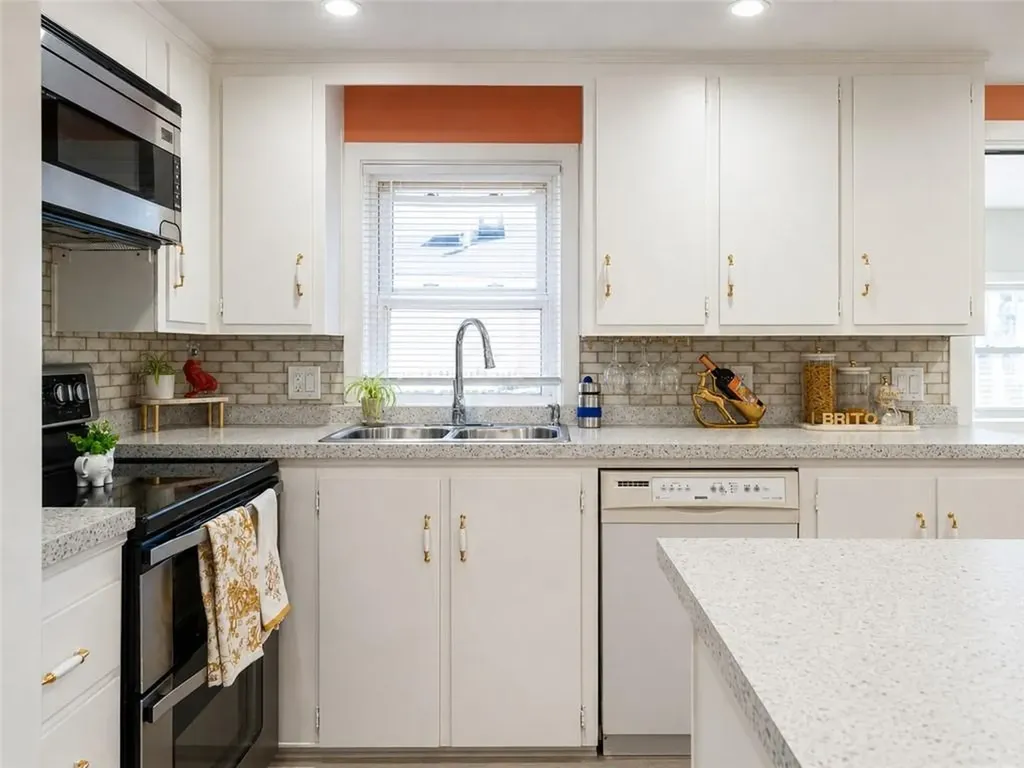 150 Woodbury Street Pawtucket RI 02861