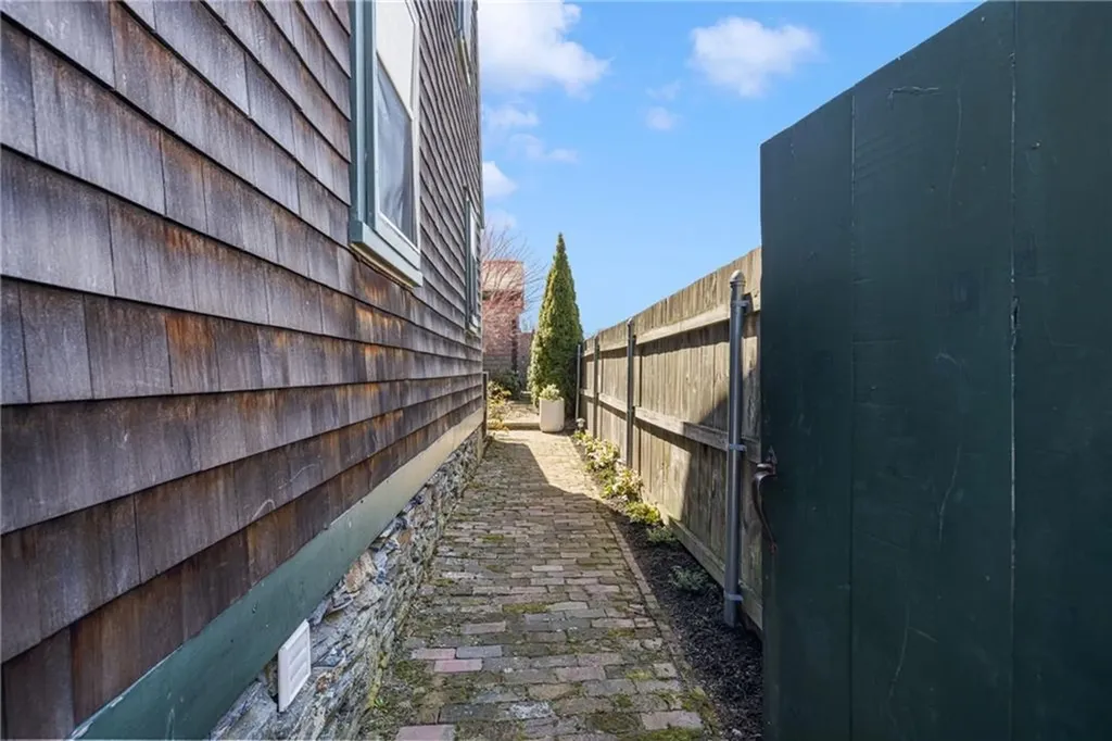 27 William Street Newport RI 02840