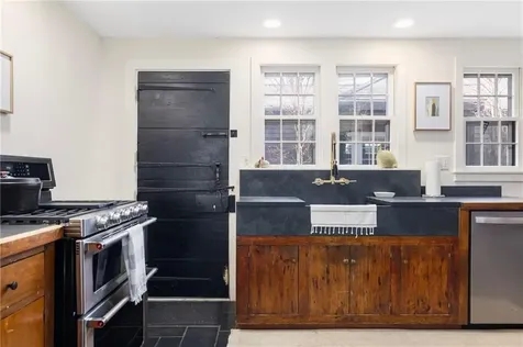 27 William Street Newport RI 02840