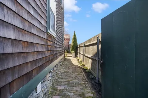 27 William Street Newport RI 02840