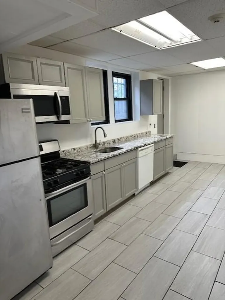 58 60 Taft Avenue Providence RI 02906