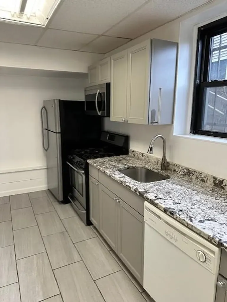 58 60 Taft Avenue Providence RI 02906