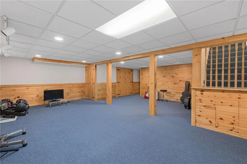 91 Mann School Road Smithfield RI 02917