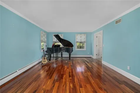 91 Mann School Road Smithfield RI 02917