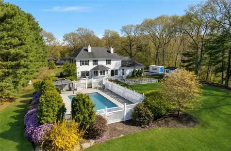 91 Mann School Road Smithfield RI 02917
