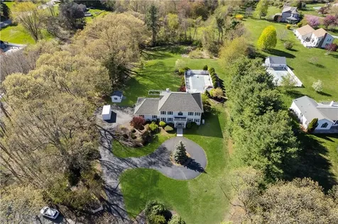 91 Mann School Road Smithfield RI 02917