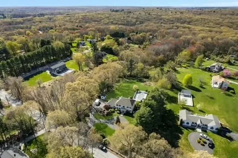 91 Mann School Road Smithfield RI 02917