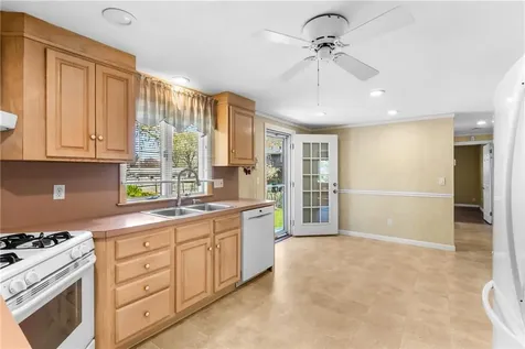 91 Hilton Road Warwick RI 02889
