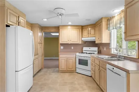 91 Hilton Road Warwick RI 02889
