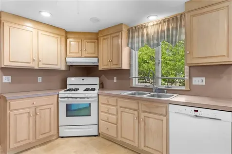 91 Hilton Road Warwick RI 02889