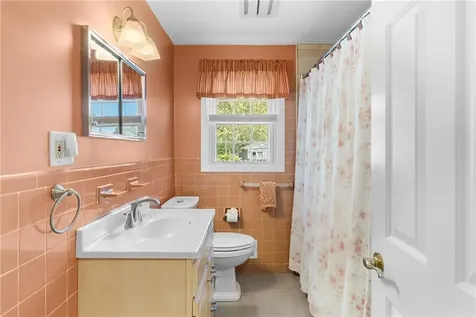 91 Hilton Road Warwick RI 02889