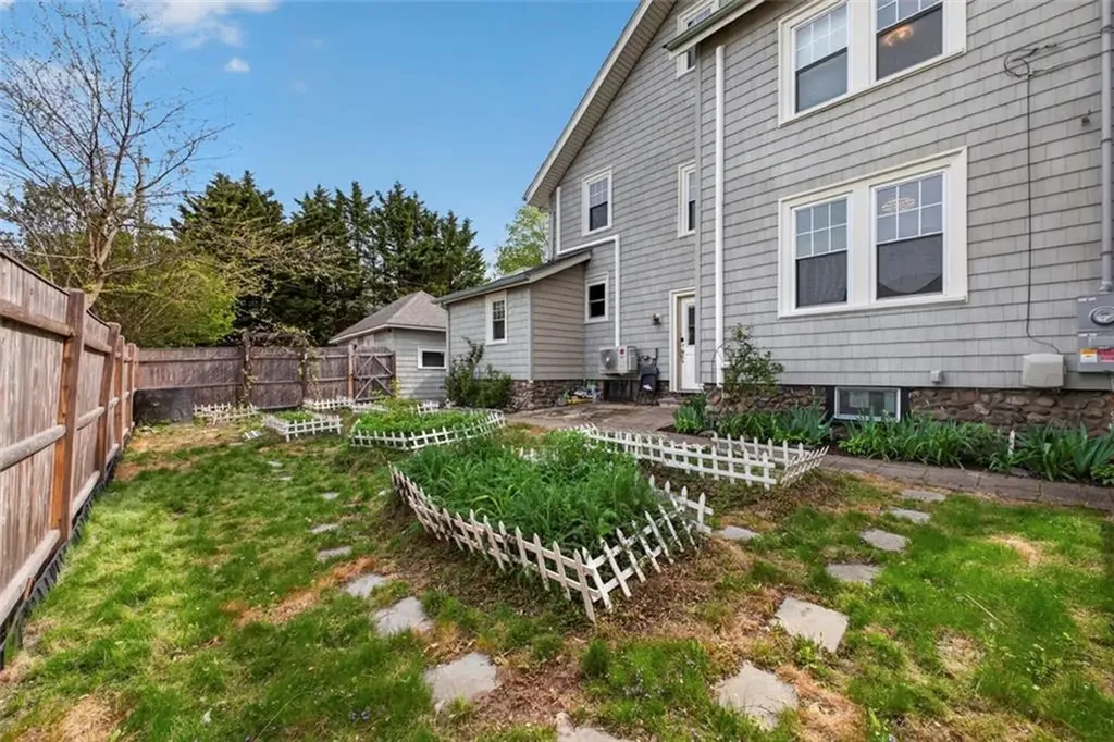 36 Mount Hope Avenue Providence RI 02906