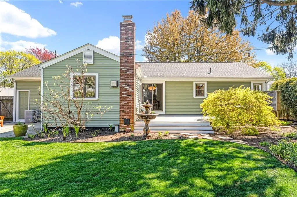 124 Paine Avenue Cranston RI 02910