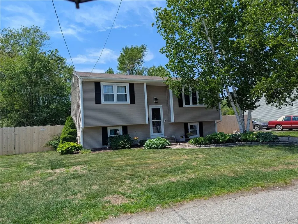 23 Astral Street Warwick RI 02888