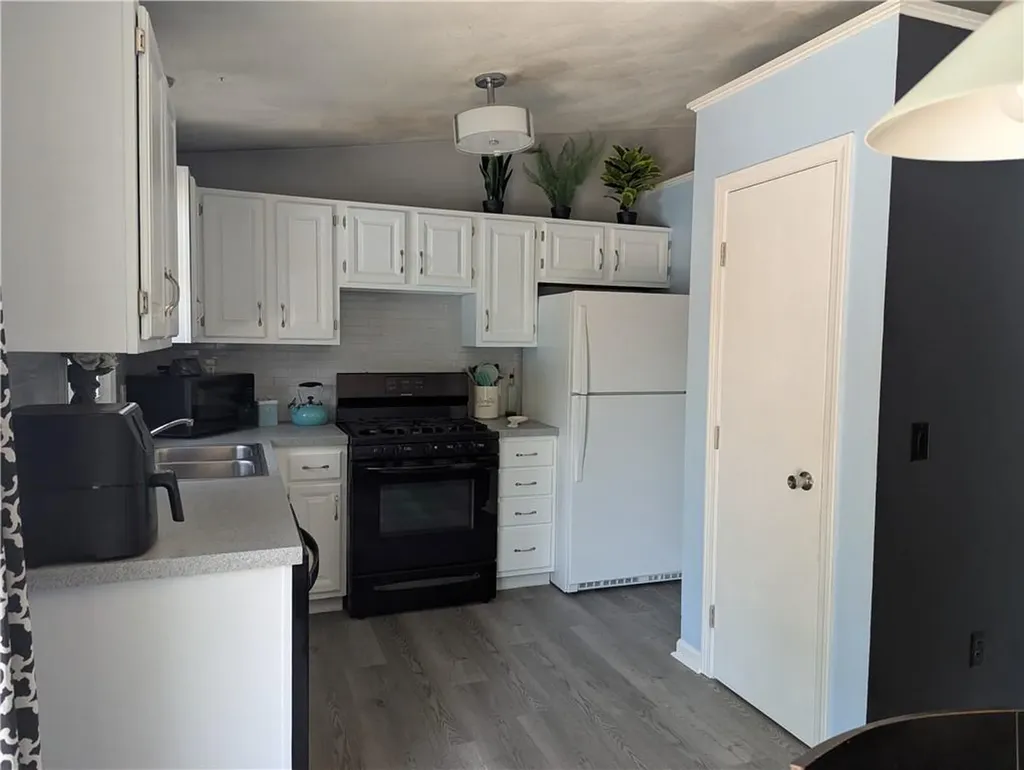 23 Astral Street Warwick RI 02888