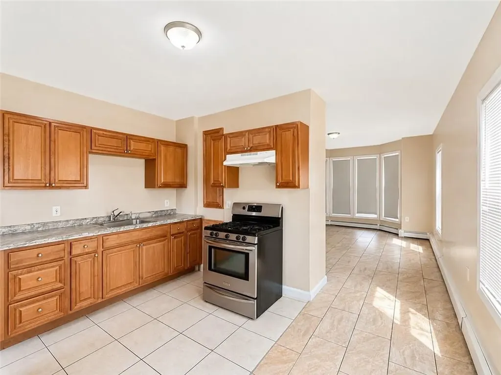 6 Bloomingdale Avenue Pawtucket RI 02860