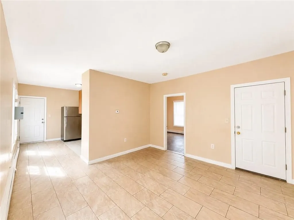 6 Bloomingdale Avenue Pawtucket RI 02860