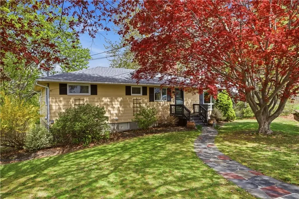 24 Harbor View Road Portsmouth RI 02871