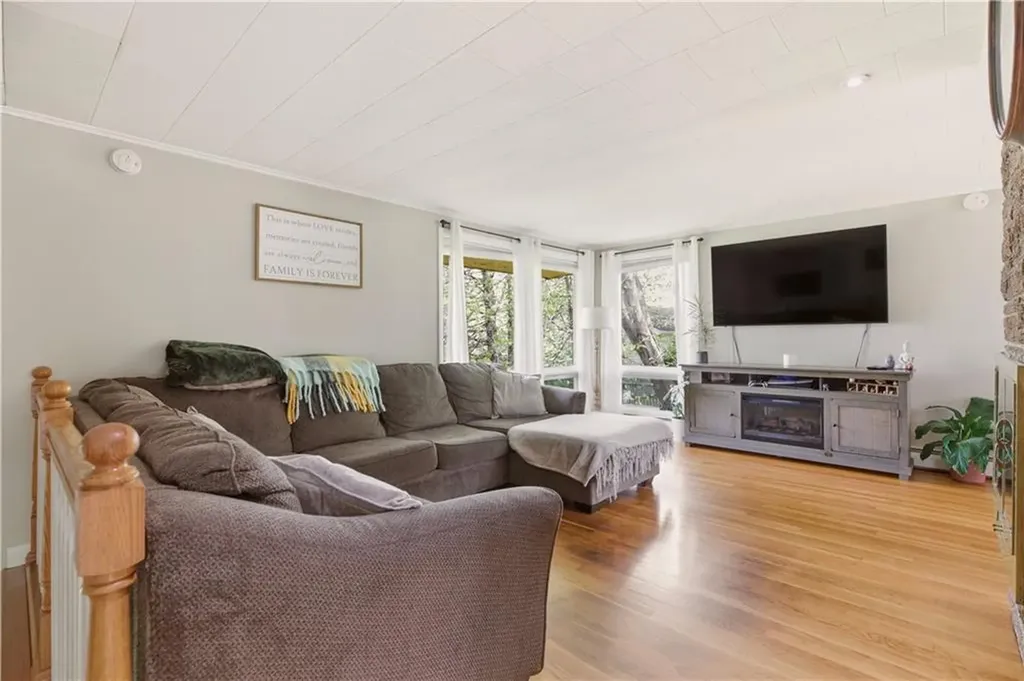 24 Harbor View Road Portsmouth RI 02871