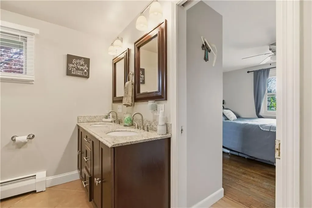 24 Harbor View Road Portsmouth RI 02871