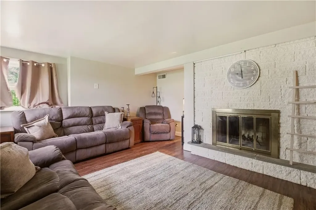 24 Harbor View Road Portsmouth RI 02871