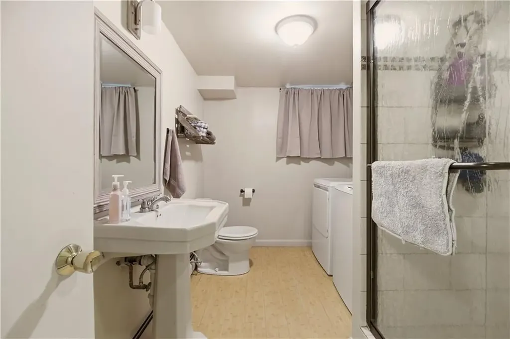 24 Harbor View Road Portsmouth RI 02871