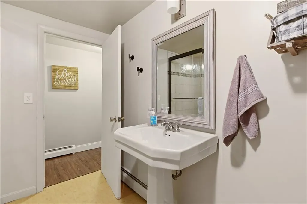 24 Harbor View Road Portsmouth RI 02871