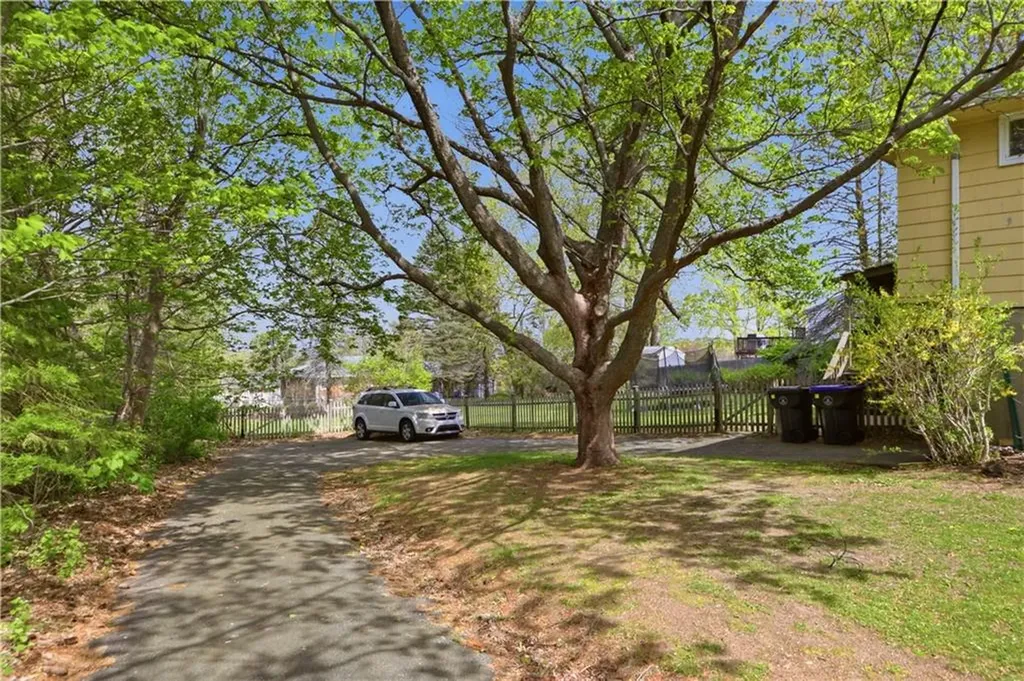 24 Harbor View Road Portsmouth RI 02871