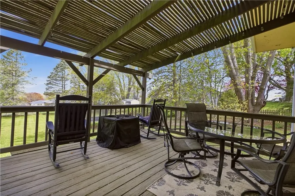 24 Harbor View Road Portsmouth RI 02871