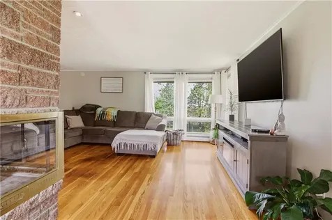 24 Harbor View Road Portsmouth RI 02871