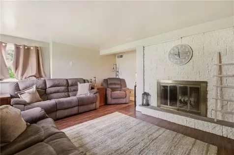 24 Harbor View Road Portsmouth RI 02871