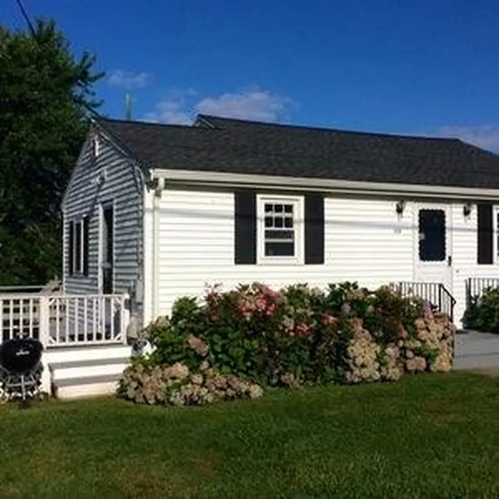 140 Renfrew Avenue Middletown RI 02842