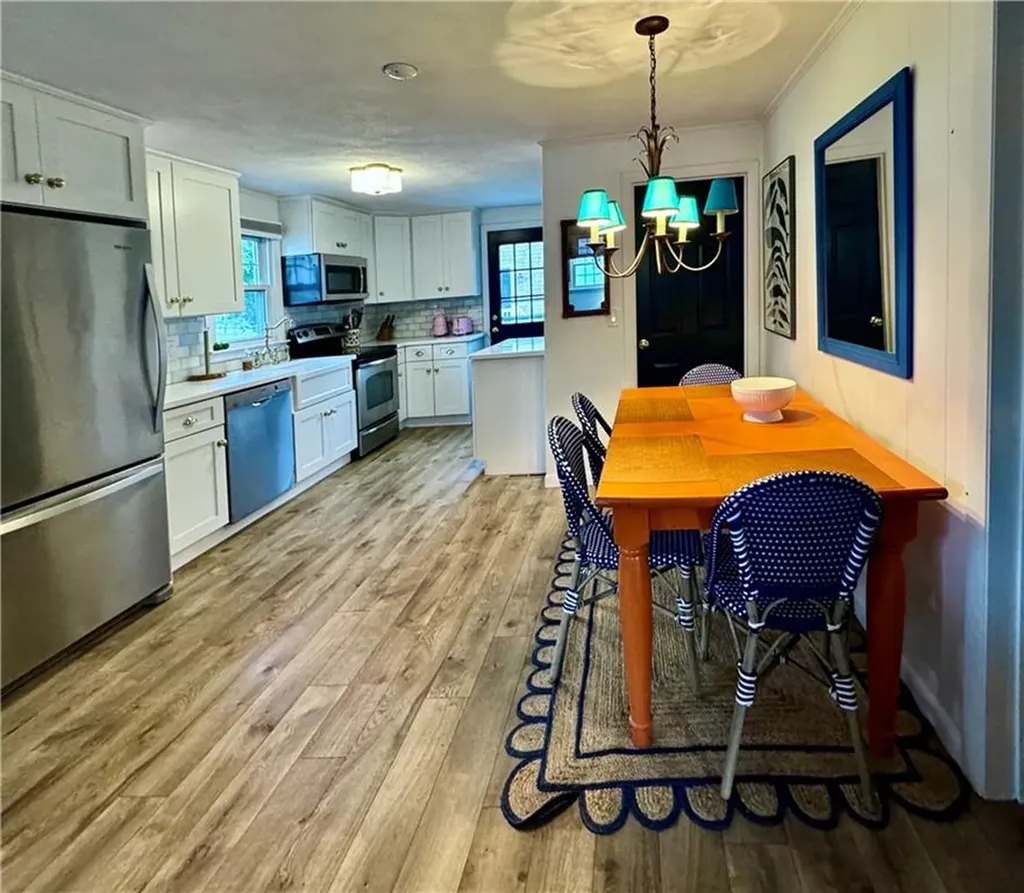 140 Renfrew Avenue Middletown RI 02842