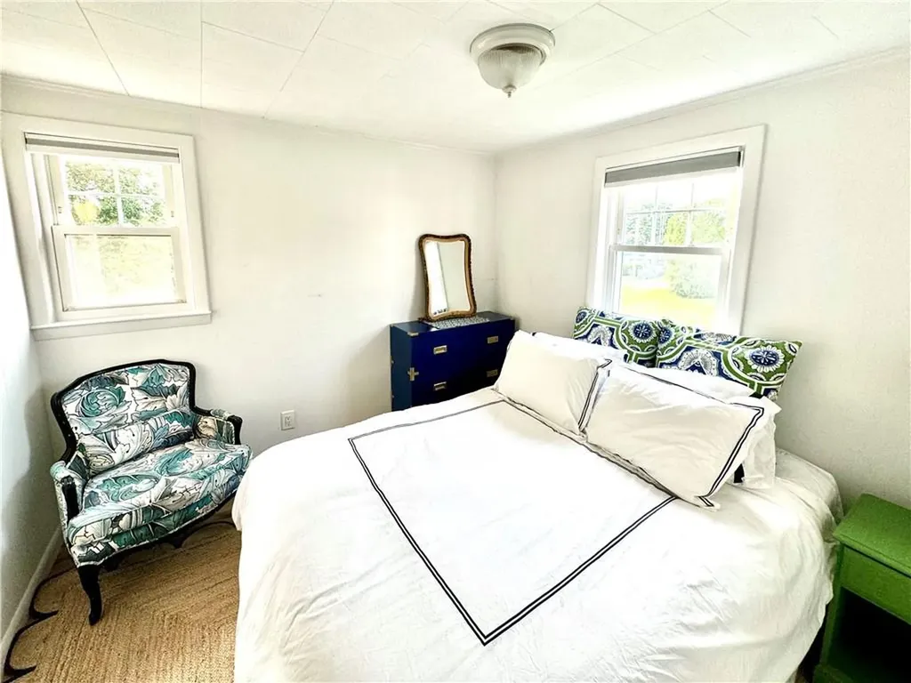 140 Renfrew Avenue Middletown RI 02842