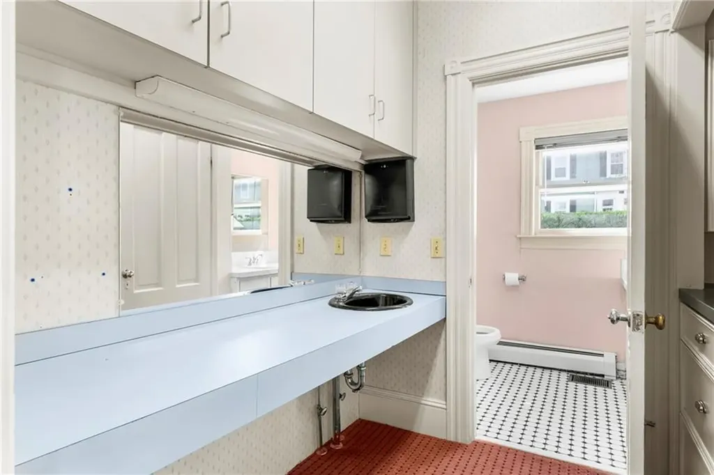 1358 Smith Street North Providence RI 02911