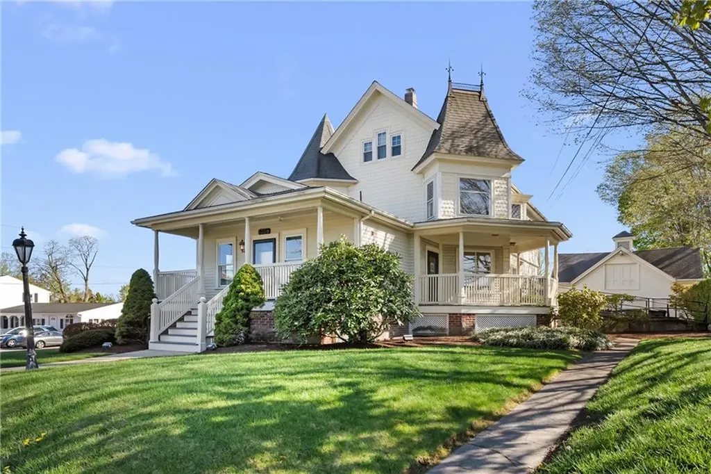 1358 Smith Street North Providence RI 02911