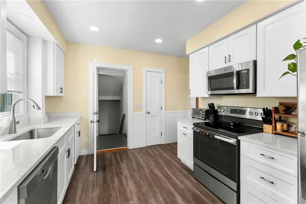 1358 Smith Street North Providence RI 02911