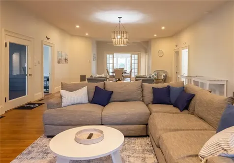 244 Kingstown Road Narragansett RI 02882