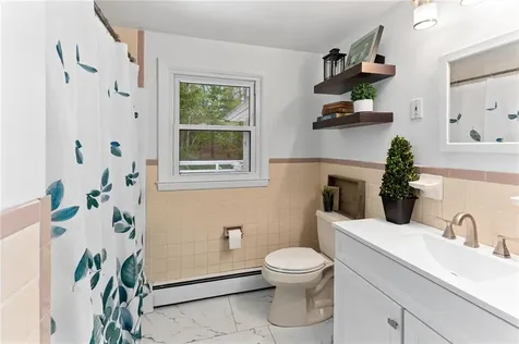 352 Lafayette Road North Kingstown RI 02852