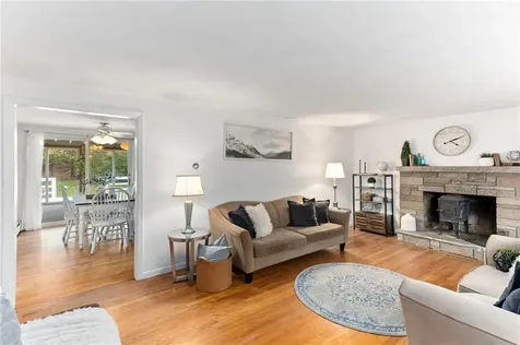 352 Lafayette Road North Kingstown RI 02852