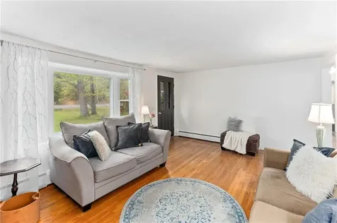 352 Lafayette Road North Kingstown RI 02852