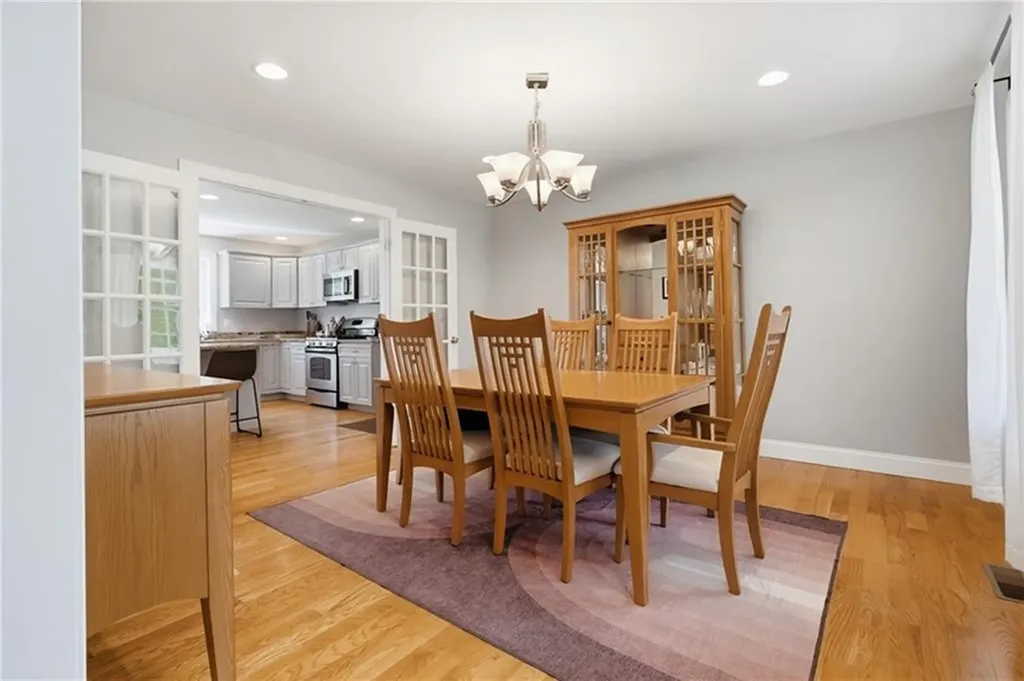 15 Souza Road Tiverton RI 02878