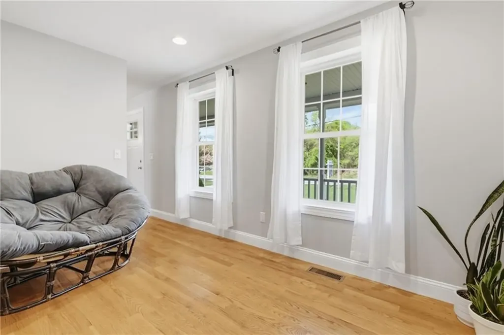 15 Souza Road Tiverton RI 02878