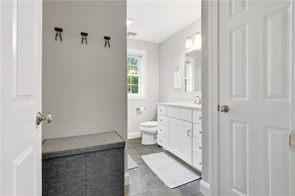 15 Souza Road Tiverton RI 02878